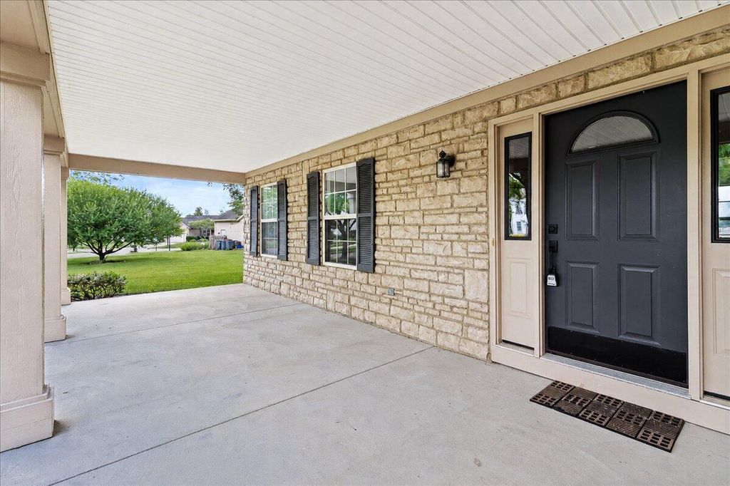 Apartment in Grove City, Franklin County - View 2