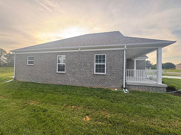 3rd image of 304 Cinchpost Cir