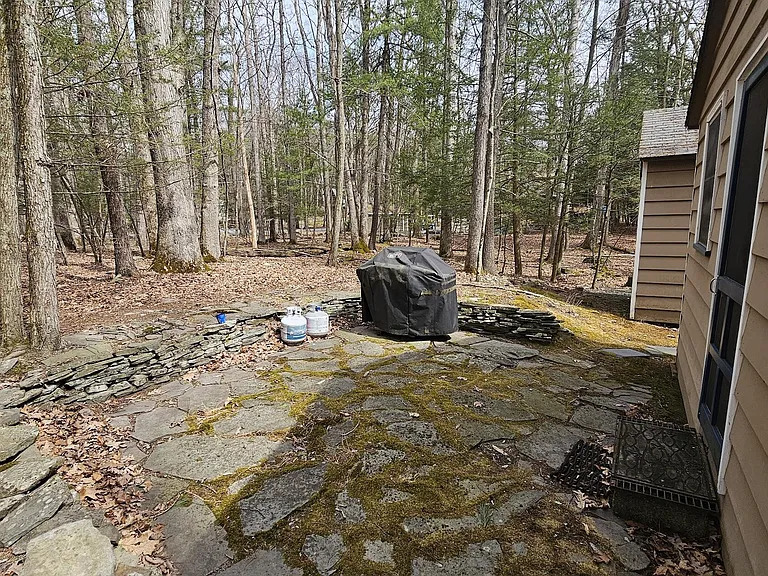 3 Lakeview Dr — Photo 16