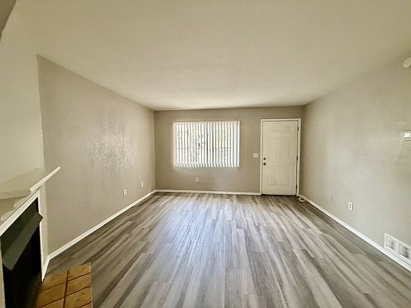5th image of 2645 N Alvernon Way