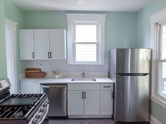 5th image of 6903 Cambridge Ave