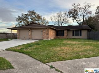 713 Monterrey Dr, Victoria, TX 77904