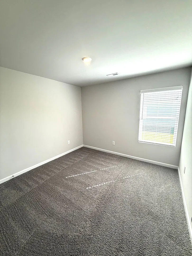 3 bed, 2.0 bath, 1446 sqft, $1,900 — Photo 4