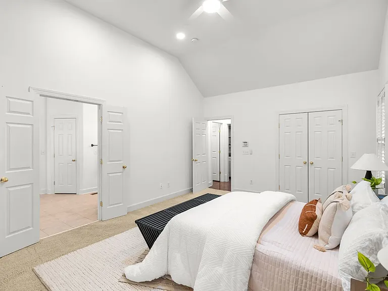 401 Beauchamp Cir — Photo 13