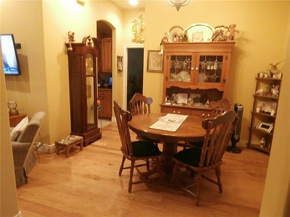 5th image of 1242 Rosewood Dr