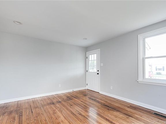 5th image of 1521 N 29th St