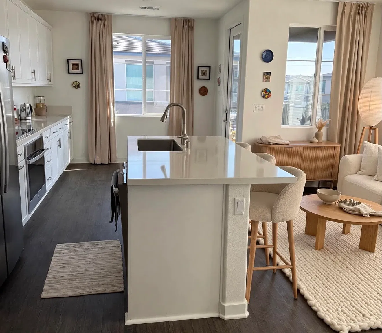 1 bed, 1.5 bath, 845 sqft, $3,150 — Photo 2