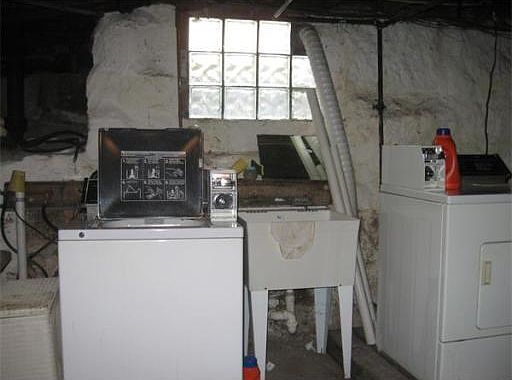 2nd image of 141 Allen St APT 1W