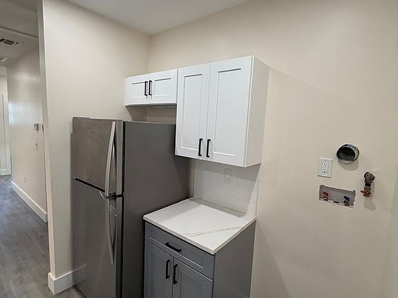 4th image of 170 S Center St #1A