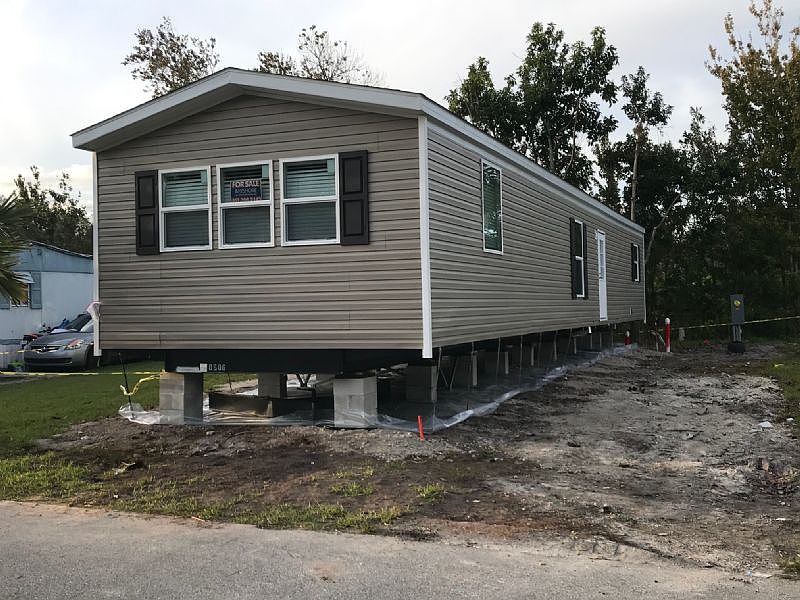 1st image of 2444 W Roble Dr
