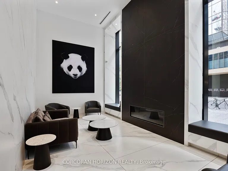 20 Edward St #Penthouse 1 — Photo 4