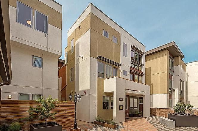 1st image of 630 Warren St #13