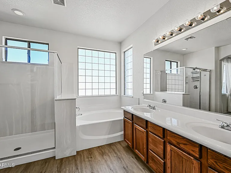 1808 E Dunbar Dr — Photo 17