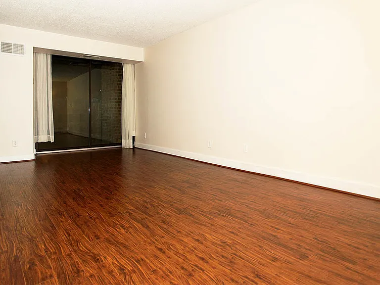 2300 Pimmit Dr #113 — Photo 8