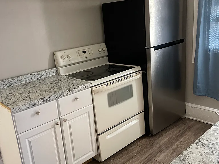 2314 Julia Ave — Photo 4