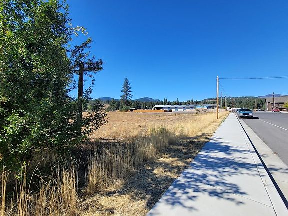 2nd image of 260 Main St