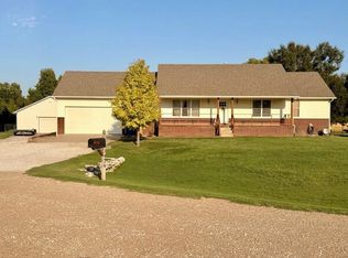 8426 S Minnesota Cir, Haysville, KS 67060