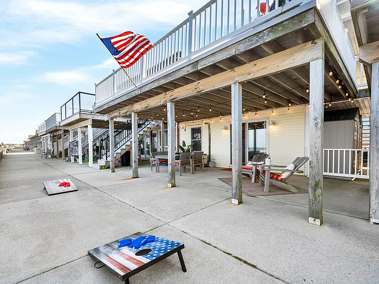 Seaview Ct — Photo 32