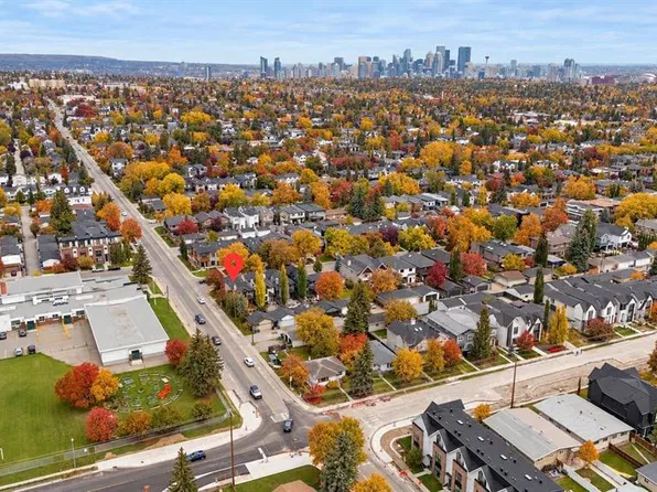 5012 W 20th St SW, Calgary, AB T2T 6N8