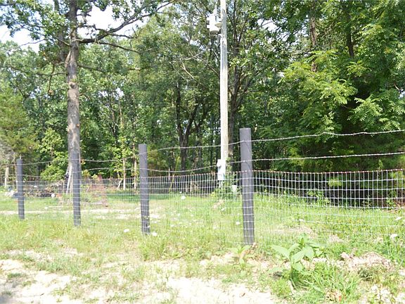 5th image of 636 Forest Woods Trl