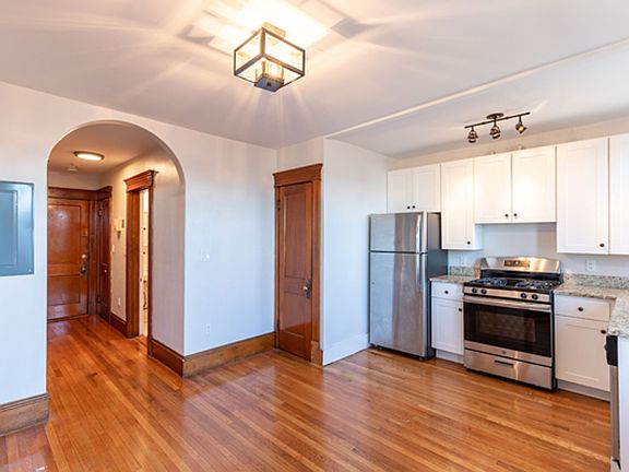 4th image of 257 Washington St #41
