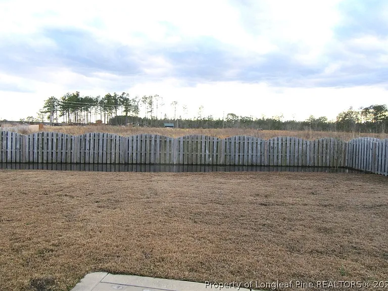 512 Rossendale Dr — Photo 5