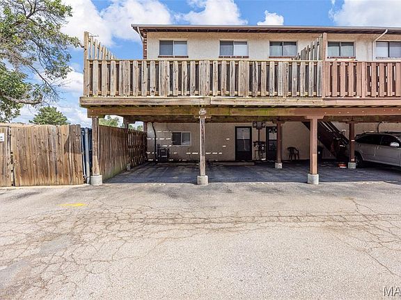 3rd image of 330 Carmel Woods Dr
