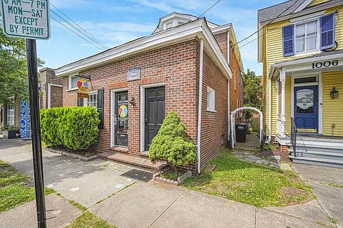 1004 Prince Edward St Photo 1
