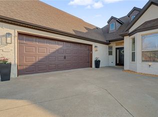 5701 S 66th St, Cave Springs, AR 72718