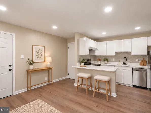 305 Duncan Ave APT A, Alexandria, VA 22301