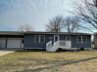 135 Wilson St, Alden, MN 56009