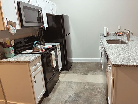 2nd image of 202 S Main St #105