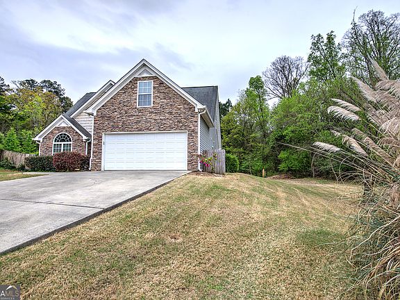 4th image of 3 Foothills Dr SW