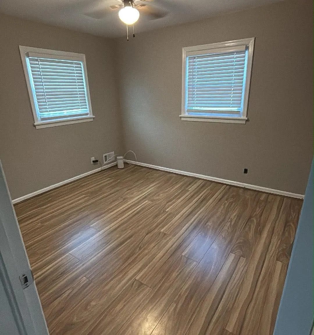 3 bed, 1.5 bath, 1632 sqft, $900 — Photo 1