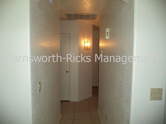5th image of 6536 E Fairbrook St
