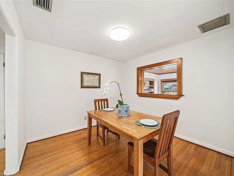 1416 N Forest Ave — Photo 6