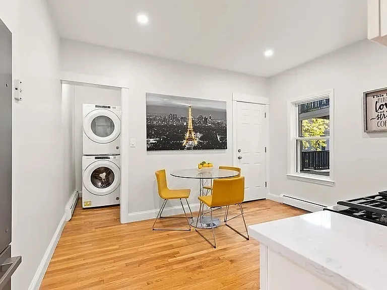 101 Brent St #3 — Photo 8