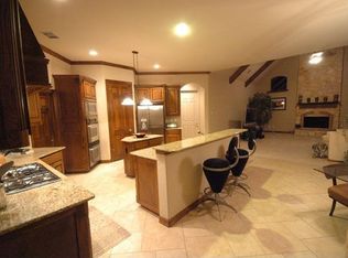 145 Fox Trot Ln, Double Oak, TX 75077