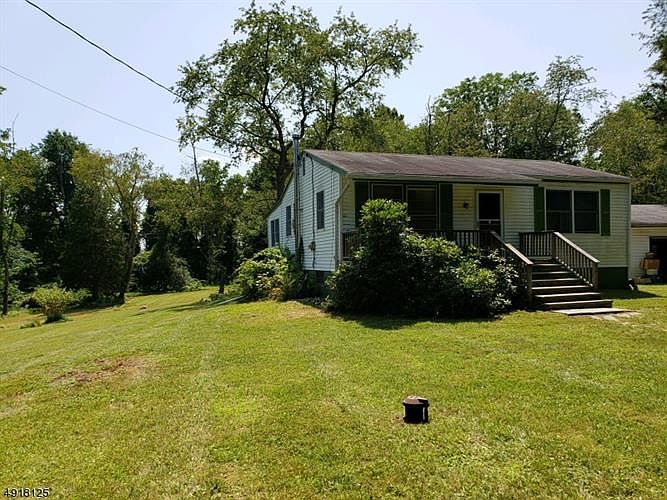 2nd image of 69 Gulick St