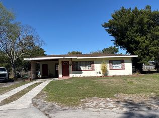 2012 Helms Ave, Leesburg, FL 34748