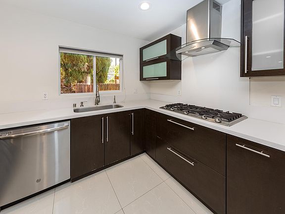 5th image of 21817 Providencia St