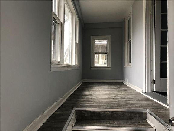 4th image of 172 Amber St