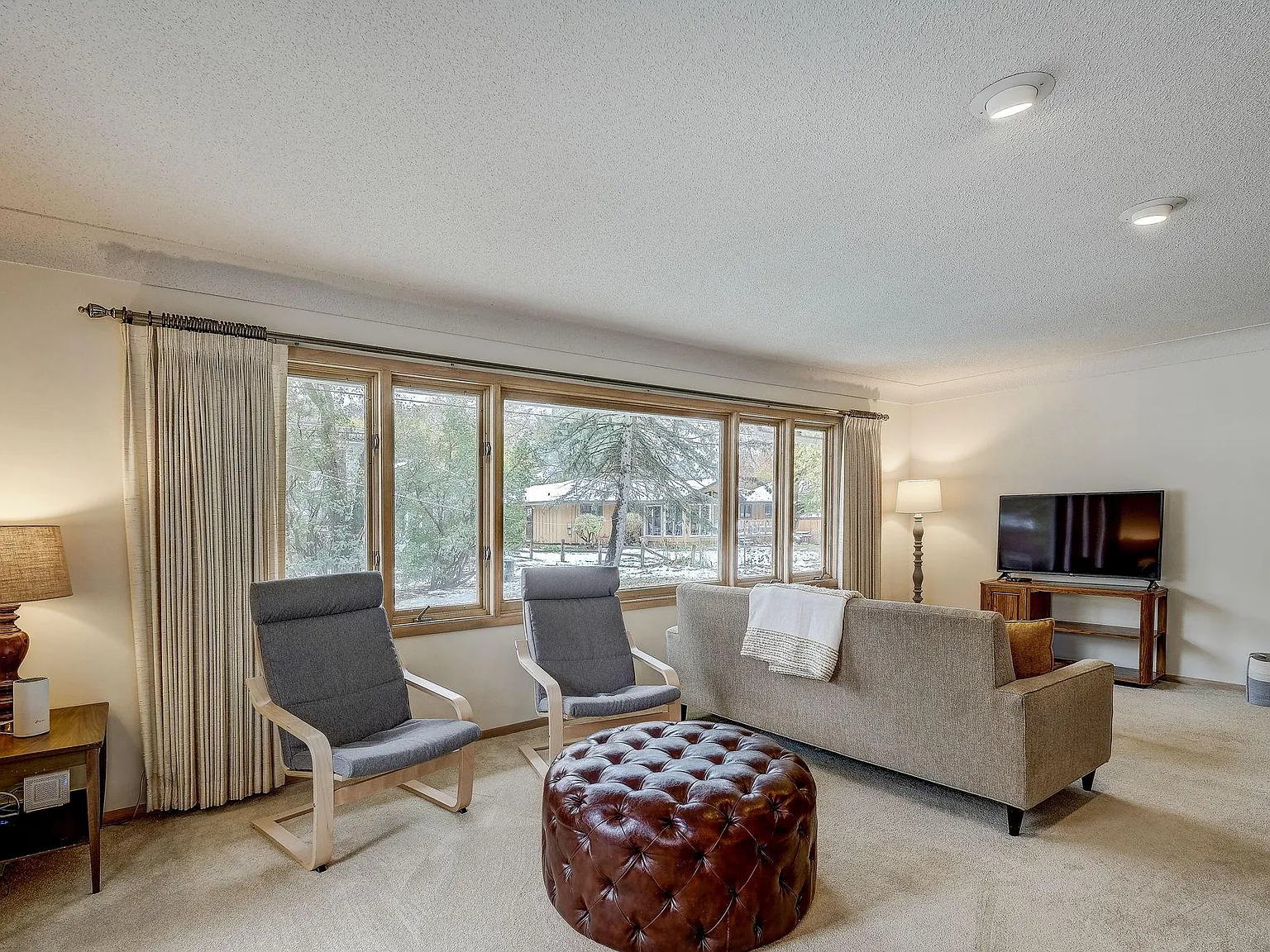 5 bed, 2864 sqft, $3,450 — Photo 3