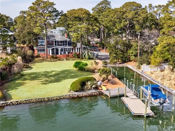 2001 English Cedar Cir, Virginia Beach, VA 23451