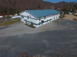 1056 Us Highway 321, Hampton, TN 37658