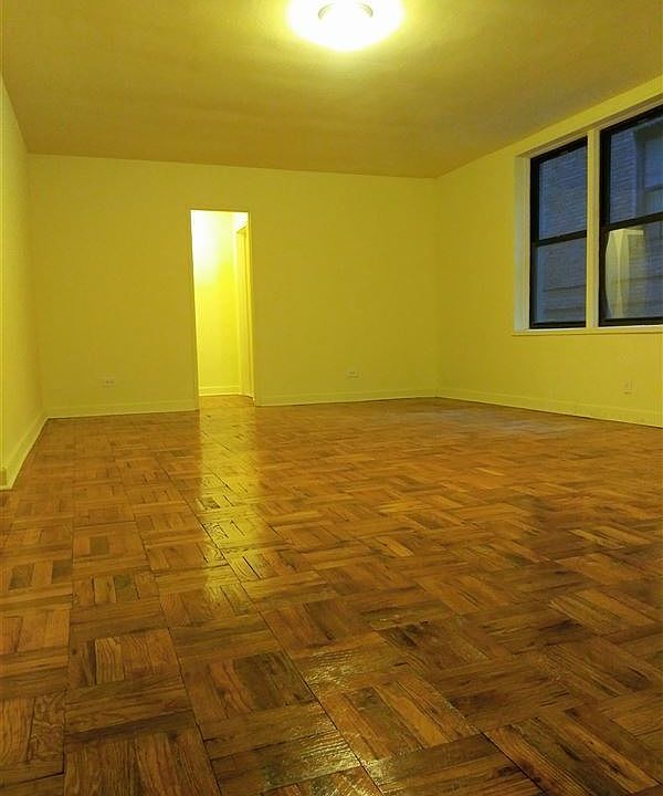 1st image of 25 Tennis Ct APT 1A