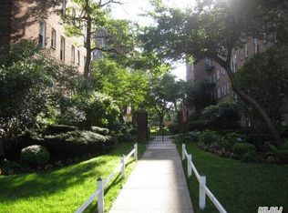 32 Cathedral Ave STE 2, Hempstead, NY 11550