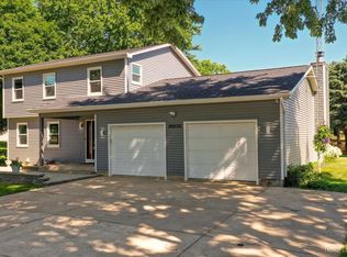 48W142 Milnamow Dr, Maple Park, IL 60151