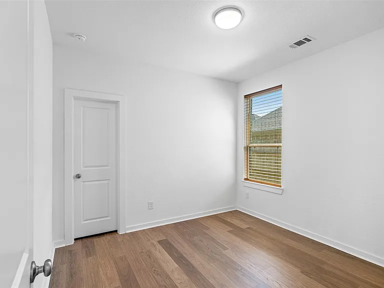 1052 Shoal Creek Trl — Photo 32