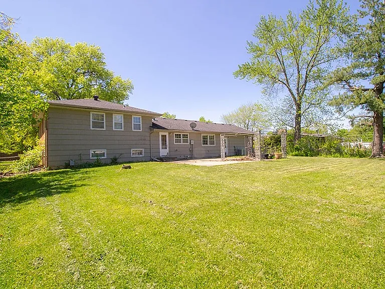 2207 Bushnell Dr — Photo 45